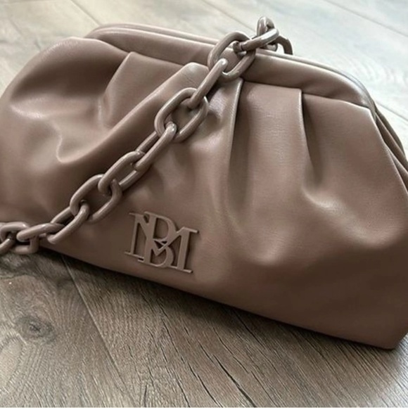 Badgley Mischka Handbags - Elegant Tan Chain Bag- Badgley Mischka
